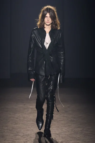 Look 4